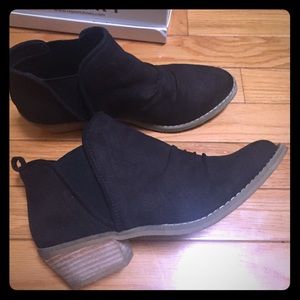 Cute black booties!